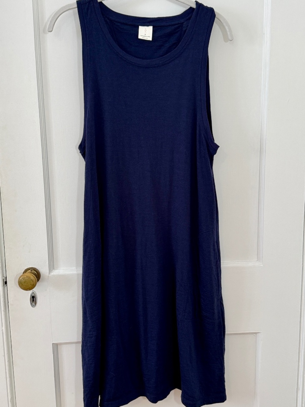 Like new! 100% merino wool tank dress w/pockets, navy blue, size M